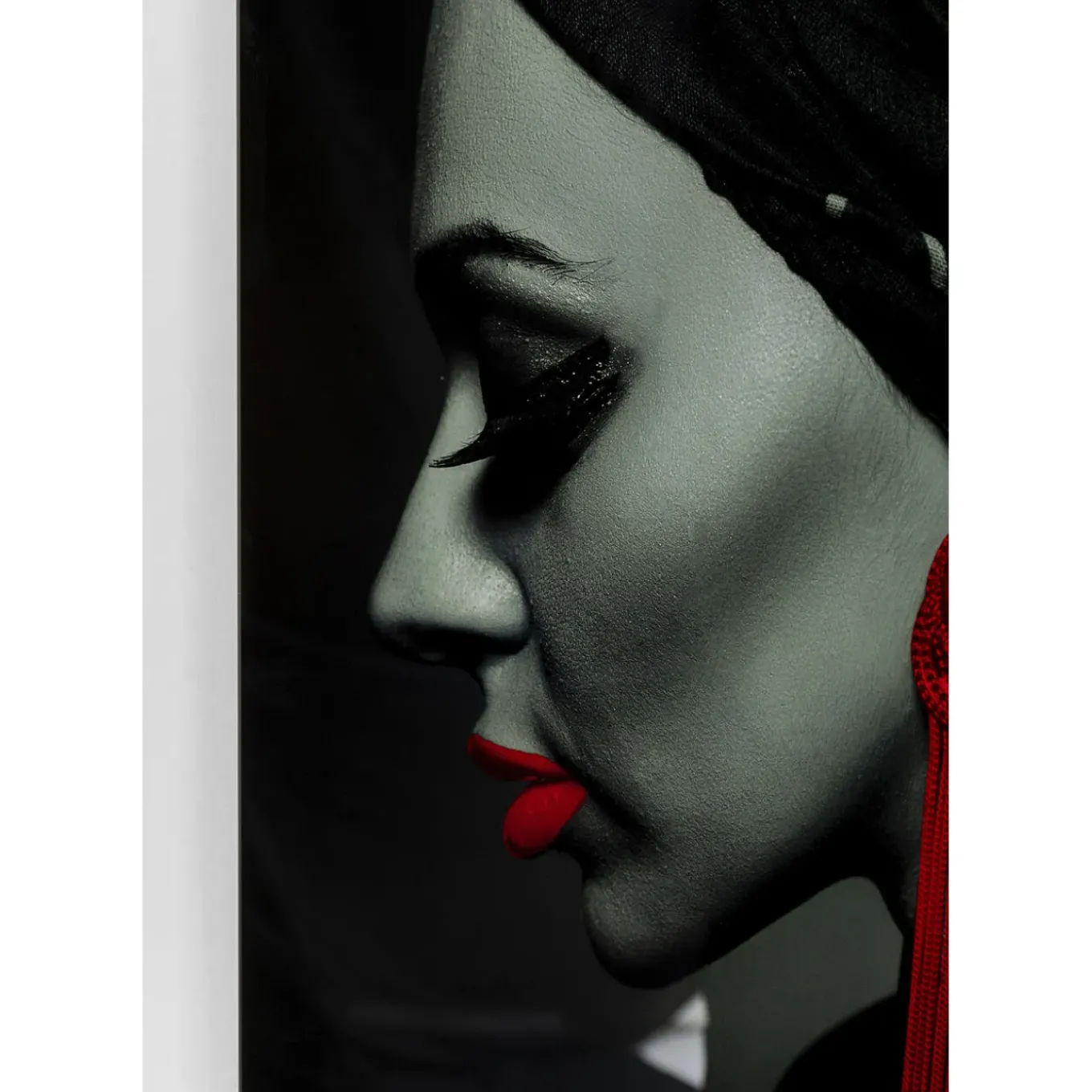 Tableau En Verre Lady Red Earring 80X120Cm
